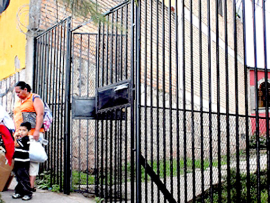 Unos 200 mil capitalinos optan por vivir enjaulados