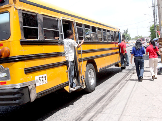 Ministro de Soptravi propone eliminar bonos y subsidios en el transporte público