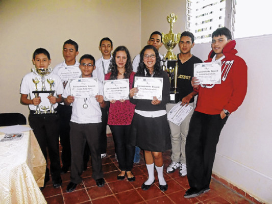 Estudiantes de Comayagua destacan en matemáticas