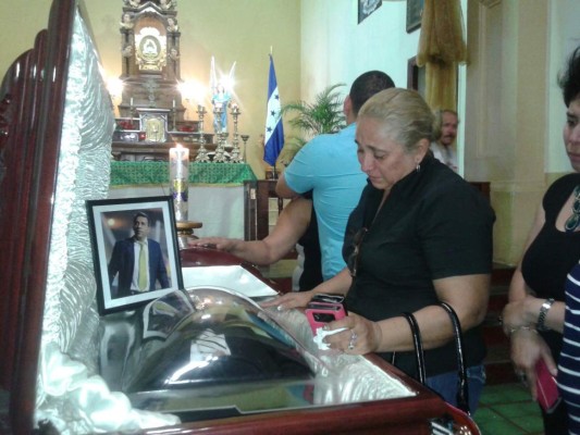 Velan los restos del abogado Eduardo Montes