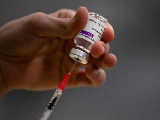Acuerdan el acceso a dosis de vacuna AstraZeneca hasta 2022
