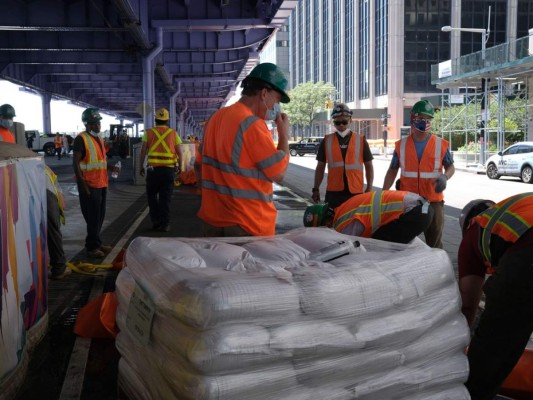 Costa este de EEUU se prepara para recibir a Isaías con fuerza de huracán