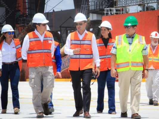 Llegan nuevas grúas Súper Post Panamax a Puerto Cortés