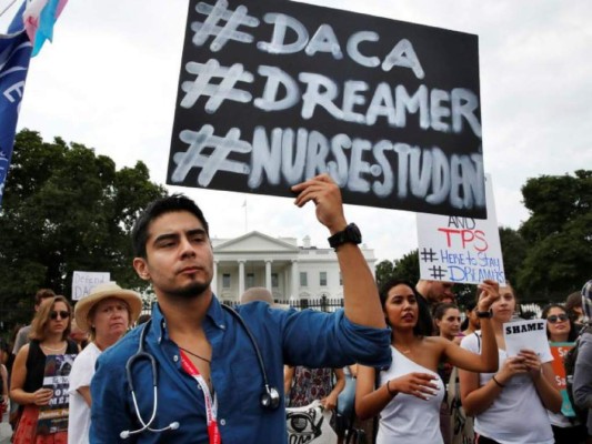 Tras fallos judiciales favorables, ¿qué sigue para los 'dreamers'?