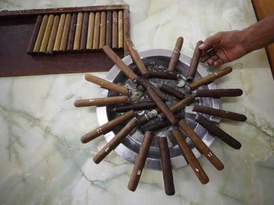 Los puros, un maridaje perfecto de humo y placer