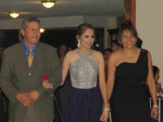 Inolvidable noche de los senior de Christian International School