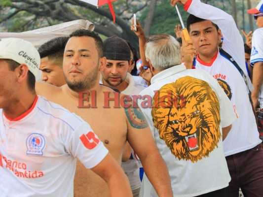 Las mejores fotos del ambiente afuera del estadio Nacional previo al clásico Olimpia vs Motagua