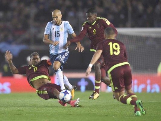 Venezuela amarga a Argentina y le empata 1-1 en Premundial