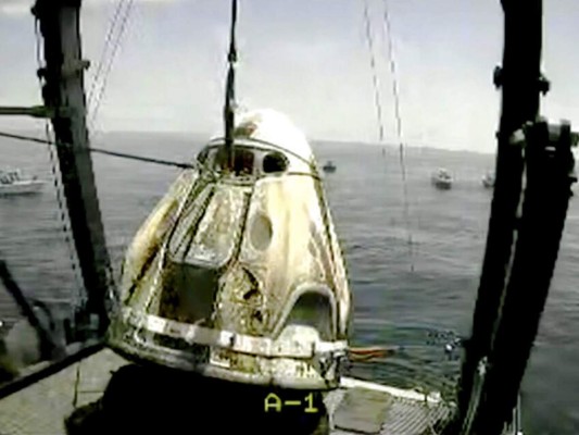 SpaceX trae de regreso a casa a astronautas de la NASA en una histórica misión  