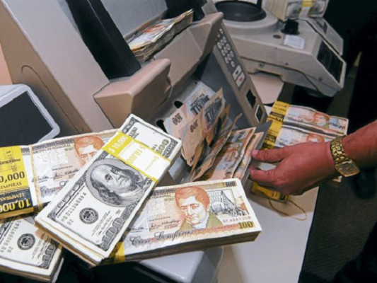 Precio del dólar se encarece 36 centavos en cinco meses