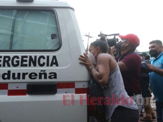 Angustia, llanto y empujones: el drama de familiares de reclusos heridos en La Tolva