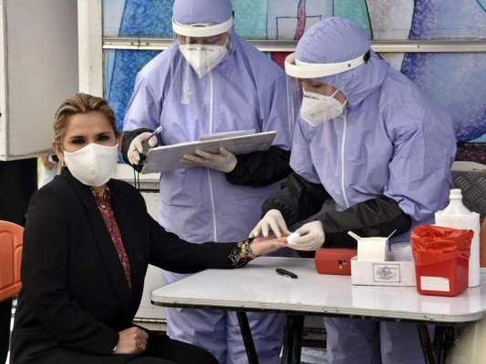 Jeanine Áñez, presidenta de Bolivia, da positivo a coronavirus
