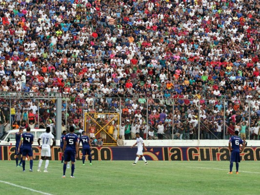 Fuad dice que la afición de Olimpia va en decandencia... ¿vos qué opinás?