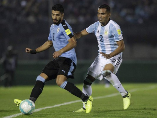 Uruguay no pudo y empató 0-0 ante Argentina