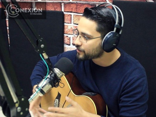 EN VIVO: Disfrute de la armoniosa voz del artista hondureño Christian Ortega