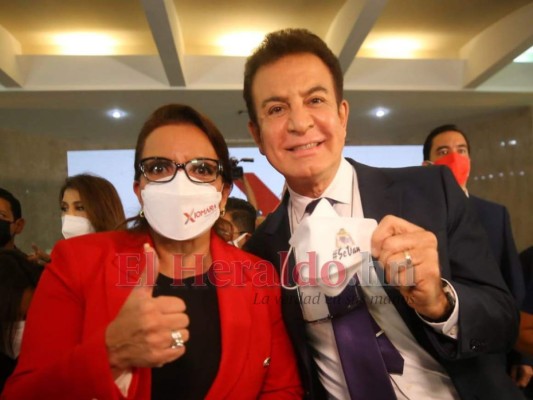 Salvador Nasralla cede su candidatura para sumarse a Xiomara Castro