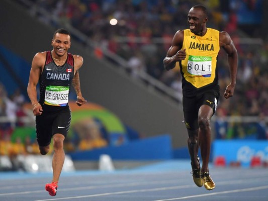 Bolt se clasifica a final 200m a carcajadas tras encontrarse a canadiense De Grasse en cierre de la carrera