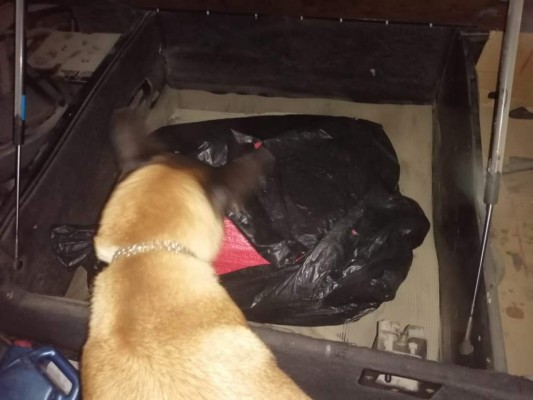 Unos 52 paquetes de droga hallaron escondidos en camión cisterna (FOTOS)