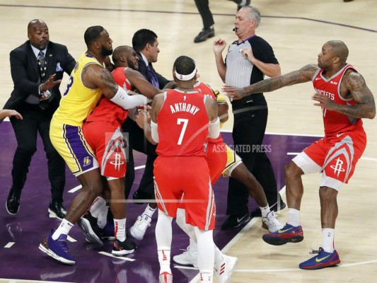 Trifulca arruina debut en casa de LeBron con los Lakers&nbsp;