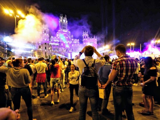 Hondureño destaca en la celebración del Real Madrid en Cibeles