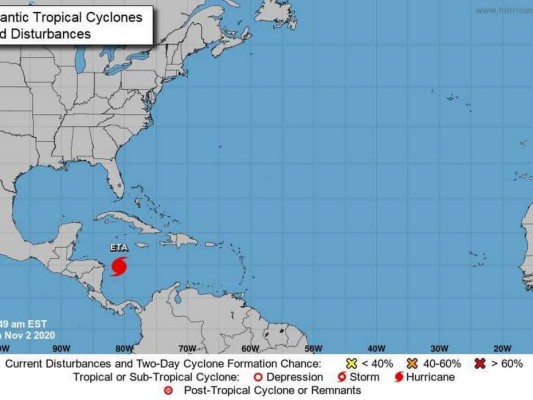 Eta se convierte en huracán categoría 2 y amenaza a Honduras
