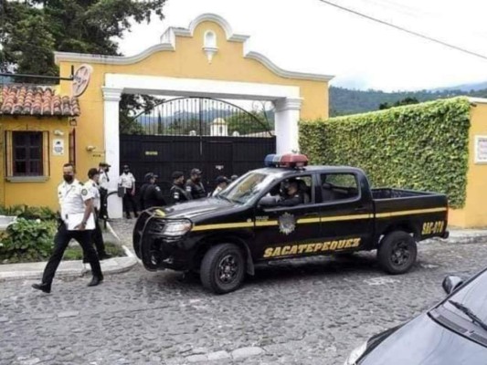 Fiscalía de Guatemala halla maletas con miles de dólares en una casa  