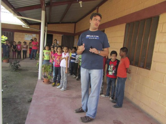 Sacerdote Ferdinando Castriotti traerá nuevas obras a El Paraíso