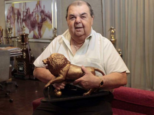 Rafael Ferrari hace oficial el traspaso del 'Choco' Lozano al Barcelona B