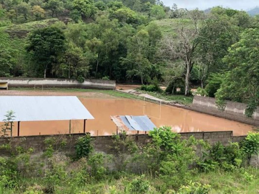 Juticalpa registra primeras familias albergadas por las lluvias