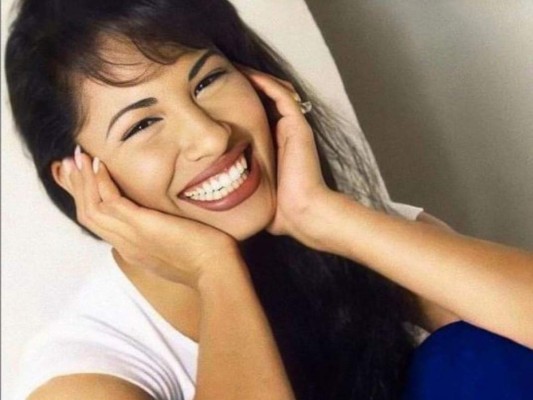 Comparten video del supuesto fantasma de Selena Quintanilla en su funeral