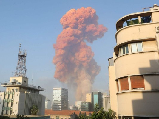 Sorprendentes videos que muestran el momento exacto de la explosión en Beirut