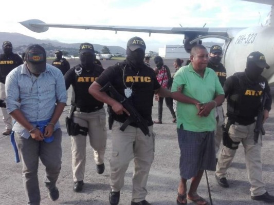 Capturan a tres presuntos narcotraficantes hondureños con 14 kilos de cocaína