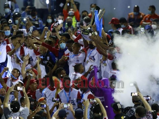 Euforia y emoción total: Así celebró su copa 34 el Olimpia (Fotos)