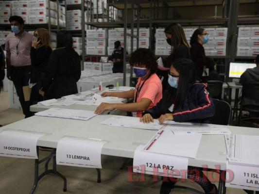 CNE inicia finalmente el escrutinio de actas con inconsistencias e impugnadas