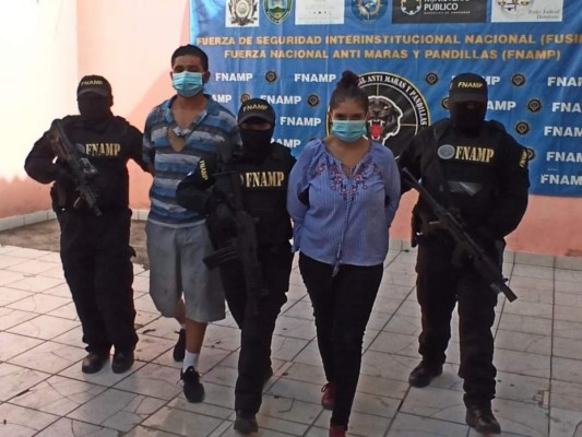 Capturan pareja de presuntos pandilleros en la colonia El Pedregal de Comayagüela