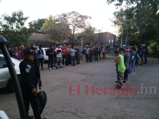 Capturan a tres 'coyotes' hondureños junto a 60 cubanos de viajaban de manera irregular