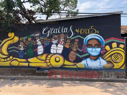 Muralista retrata la identidad de su pueblo Ajuterique