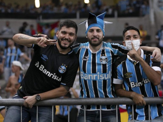 Brasil recomienda parar fútbol, Maradona clama por lo mismo&nbsp;