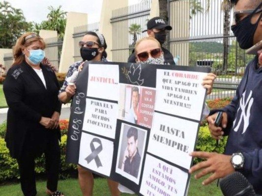 Con cadena de oración exigen justicia por asesinato de Efraín Ruales