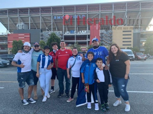 La fiesta catracha en el BMO Field durante el Honduras - Canadá (Fotos)