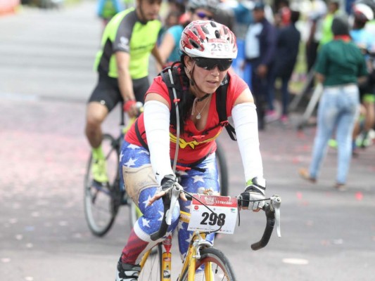 Las mujeres que se robaron el show en la Sexta Vuelta Ciclística de Tegucigalpa