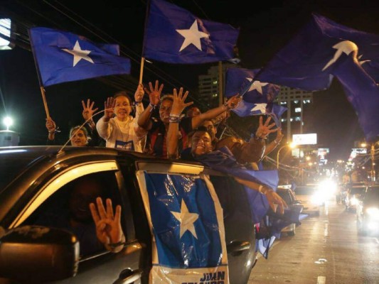 Por tercer día consecutivo los nacionalistas salieron a mostrar su apoyo a Juan Orlando Hernández.
