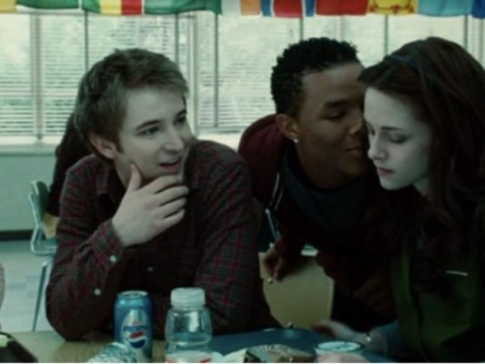 Actor de Twilight y su novia son hallados sin vida