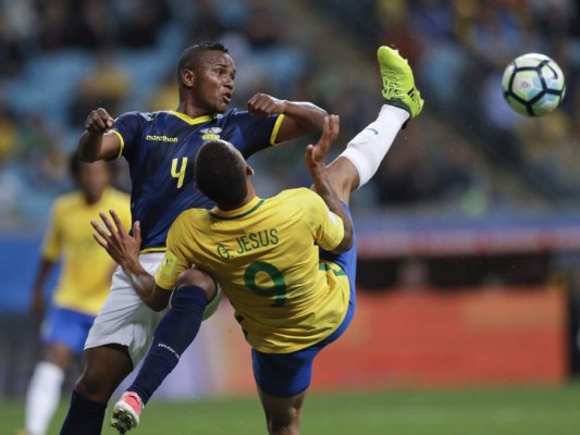 Brasil venció 2-0 a Ecuador