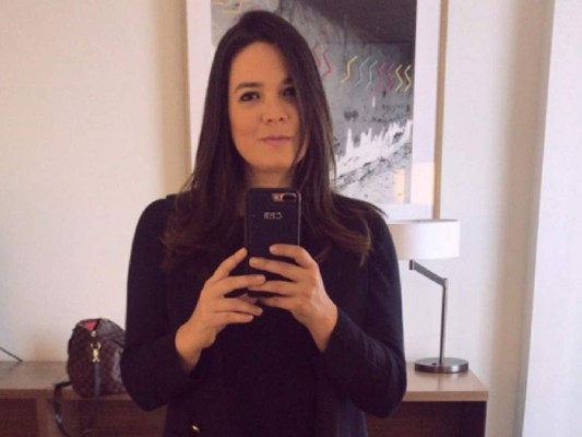 Atenas Hernández anuncia compromiso de Carmen Boquín y muestra el anillo