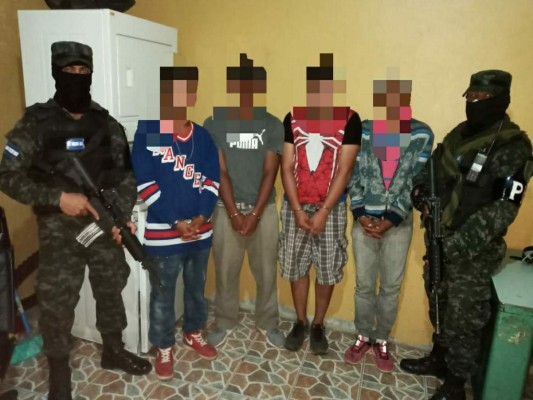 Con droga y municiones caen cuatro hombres en la colonia Suyapa