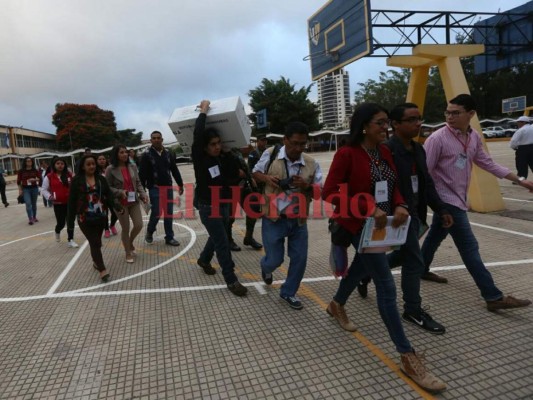 Ambiente previo al inicio de las elecciones generales