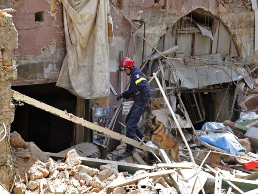 Imágenes que impactan: Beirut llora a sus muertos; sigue búsqueda de más víctimas