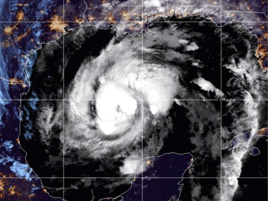 El huracán Zeta alcanza Categoría 2 con Nueva Orleans en la mira