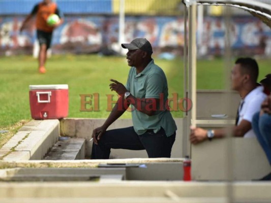 El Vida anuncia la destitución del técnico Raúl Martínez Sambulá